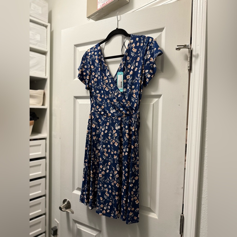 Kaileigh Size Small Floral Blue Wrap Dress